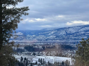 Lake and Mountain View Cozystay close to airport